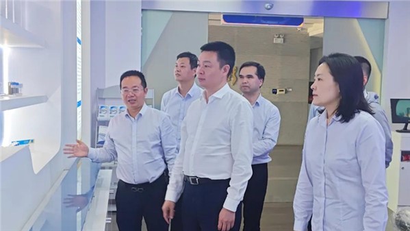 沈慧明到公司调研指导工作